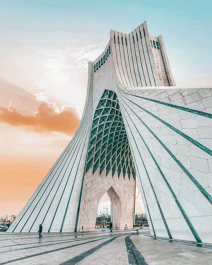 فاصله تهران تا وان