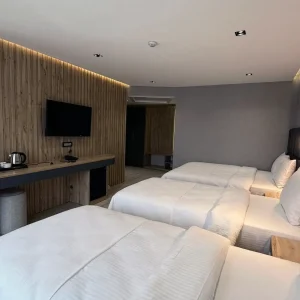 اتاق سه تخته هتل کاراجا وان